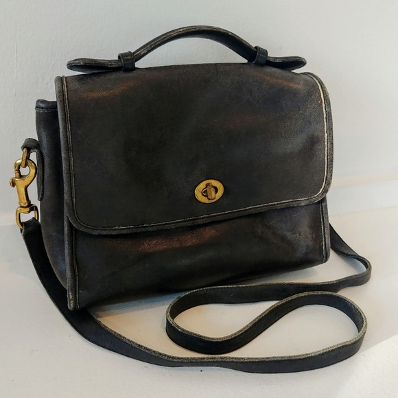 Coach Handbags - Vintage Coach Court Bag